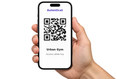 Mano sujetando un móvil con el QR de acceso de la app AutentiCat